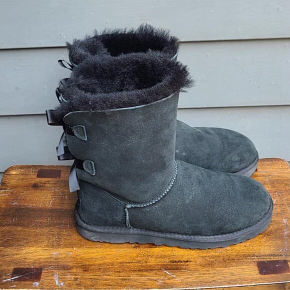 UGG Black Suede Shearling Bailey Bow Boot size 7 - Picture 1 of 10